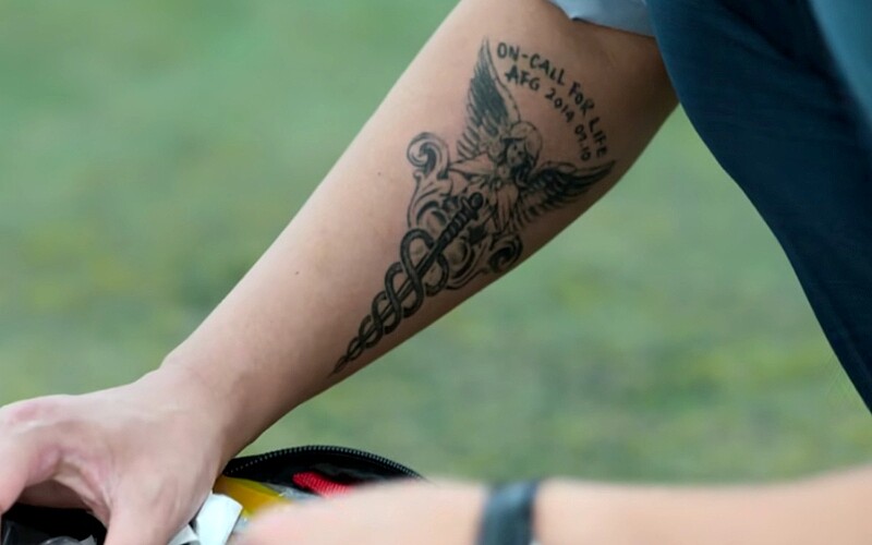 《外傷重症中心》多次出現的刺青 Photo/ Netflix