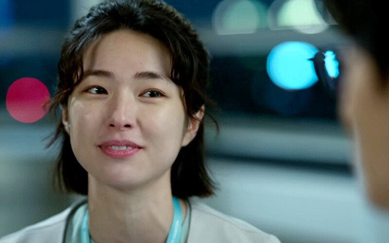 《外傷重症中心》夏英(賀營) Photo/ Netflix