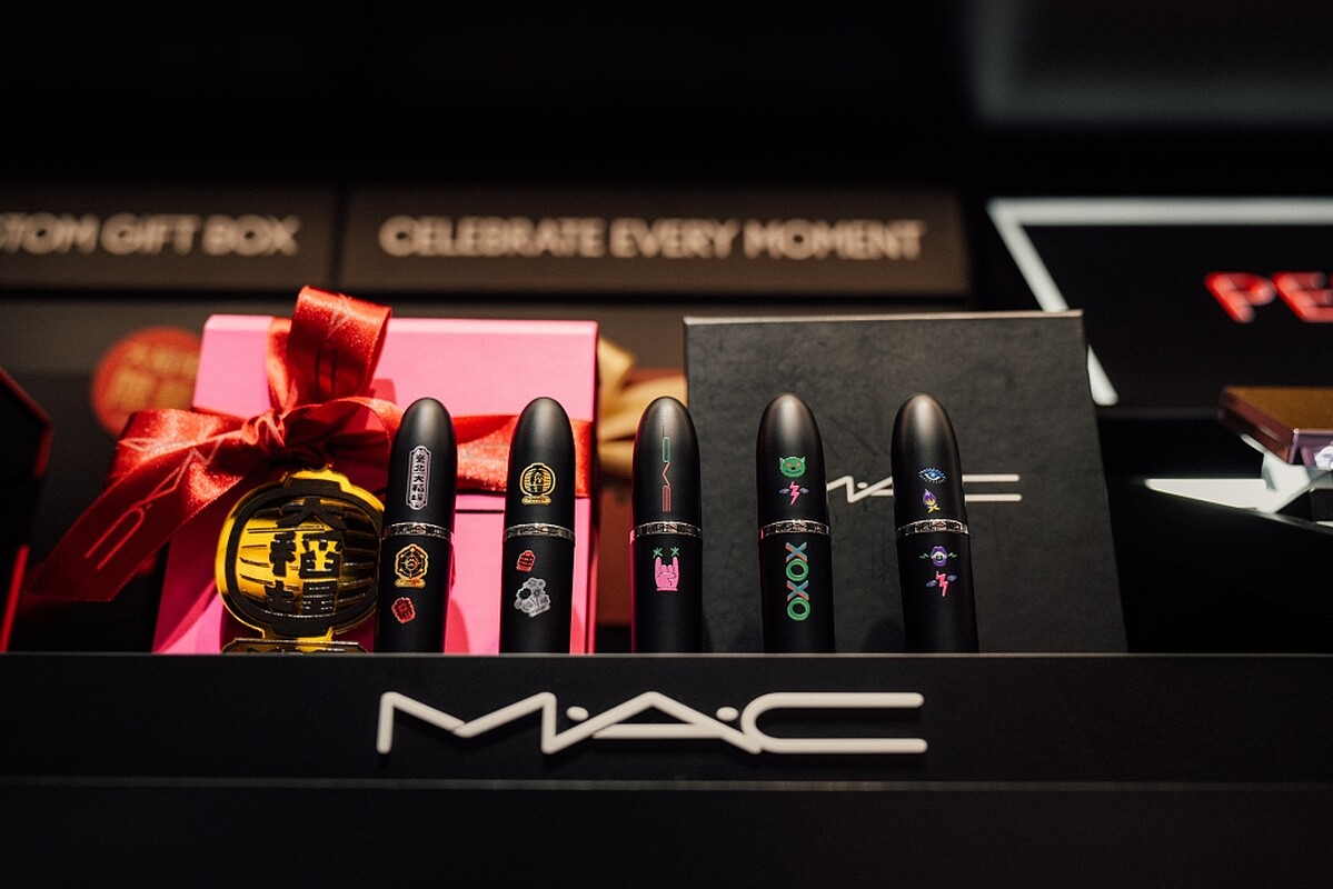 M.A.C客製唇膏。