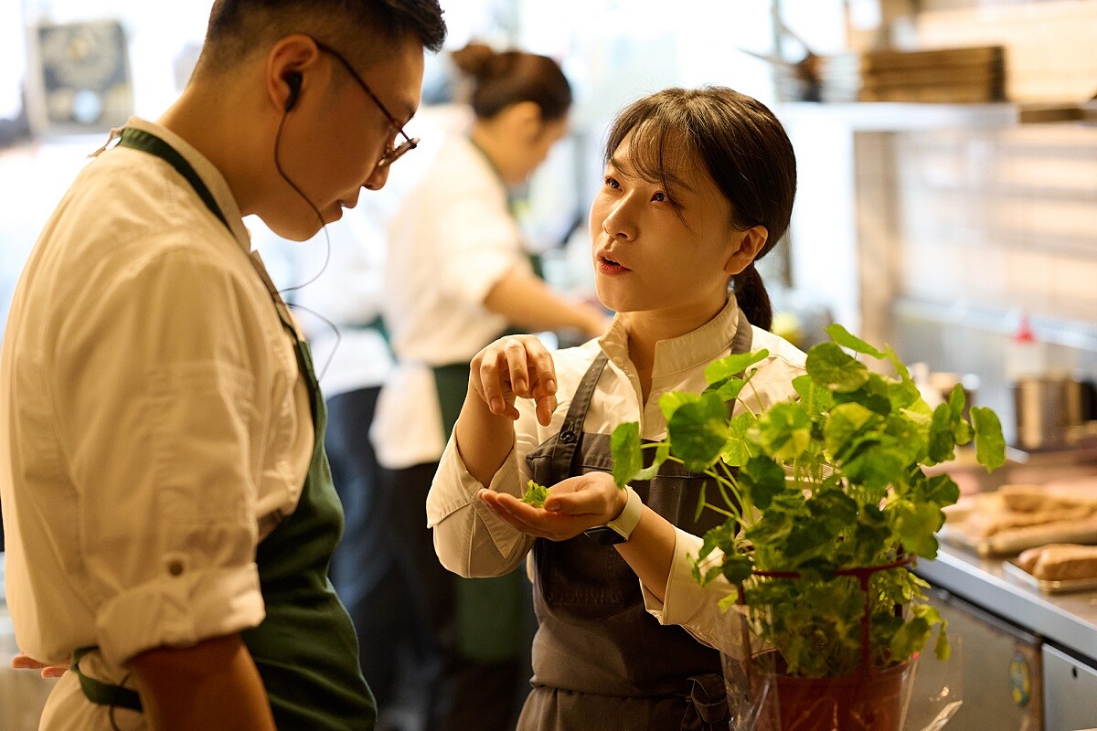 兩位在澳洲「Attica」結識的主廚 邱一中（Steve Chiu）與來自韓國的鄭惠民（Hyemin Amy, Jung）。