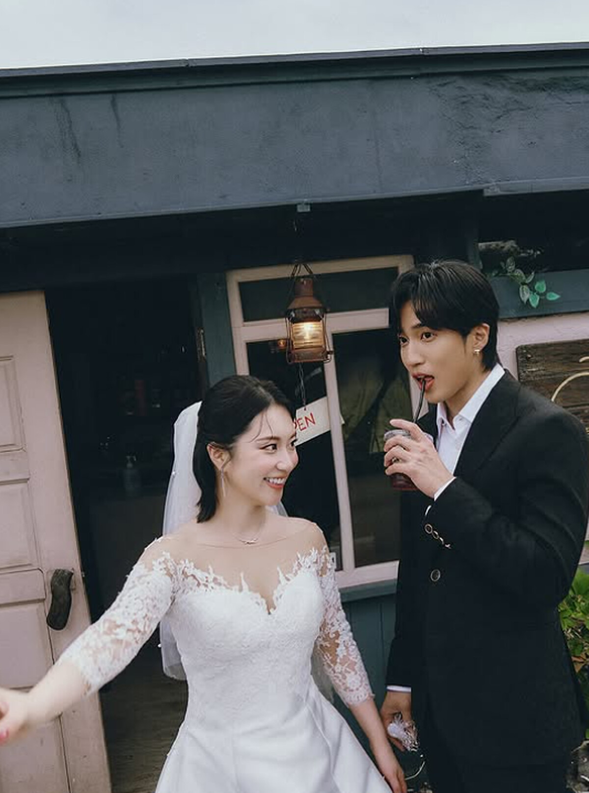 婁峻碩焦凡凡沖繩婚禮婚紗照，截圖自IG