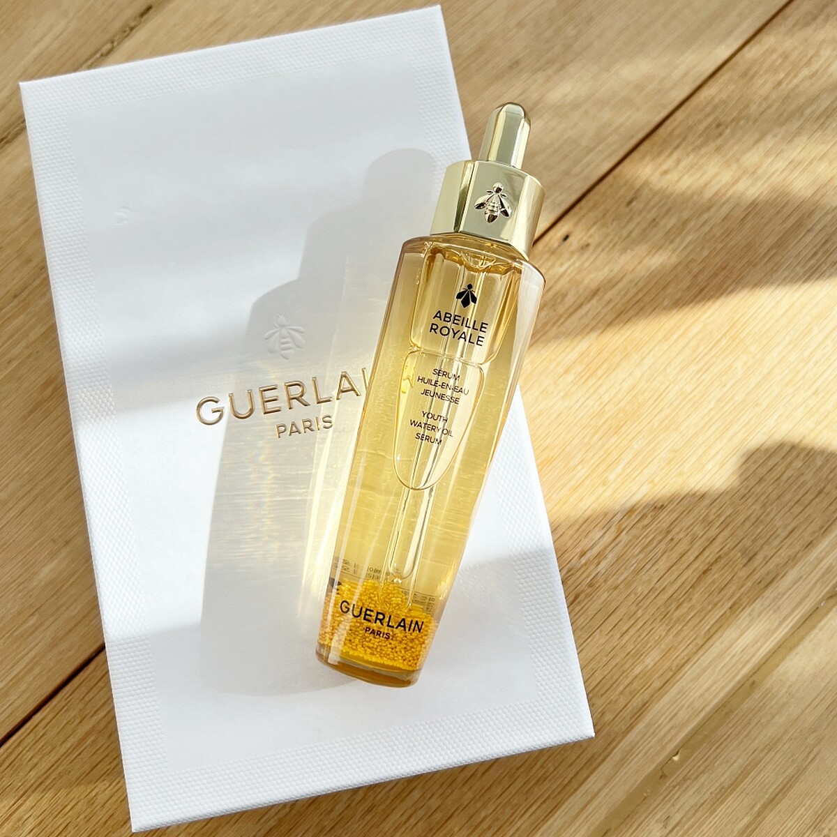 嬌蘭皇家蜂王乳平衡油精華。