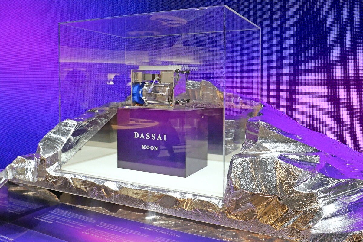 現場展示即將出發到太空的「釀造裝置」。