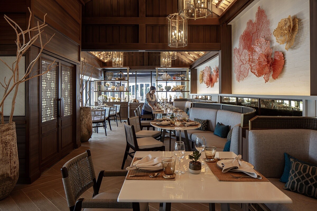 飯店附設酒吧成為取景地。