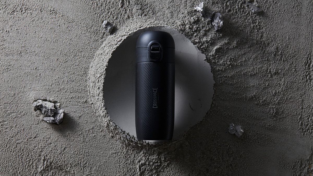 「鈦金屬的未來感日常」CROSSPACE 隕石純鈦保溫瓶，為品味而生！