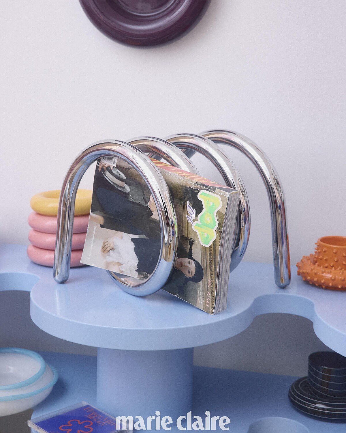 Spiral Stand 是一個能收納雜誌、唱片或書本的小基地。Gustaf 表示自己現在最喜歡的專輯，是 Bon Iver 的《22, A Million》、Robyn 的《Body Talk》，還有 kent 的《Vapen & ammunition》。