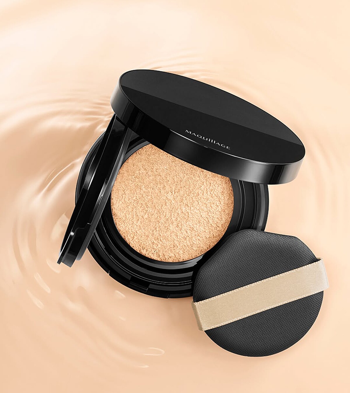 MAQuillAGE心機彩粧水蜜光精華無瑕氣墊形象照。