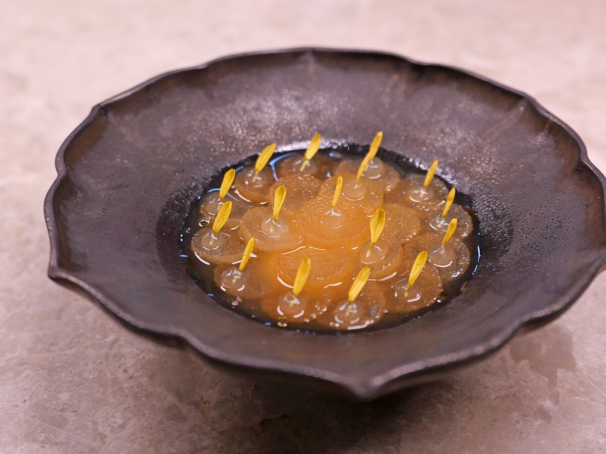 安插在中段的「梨花落雪」有轉換味蕾的作用。