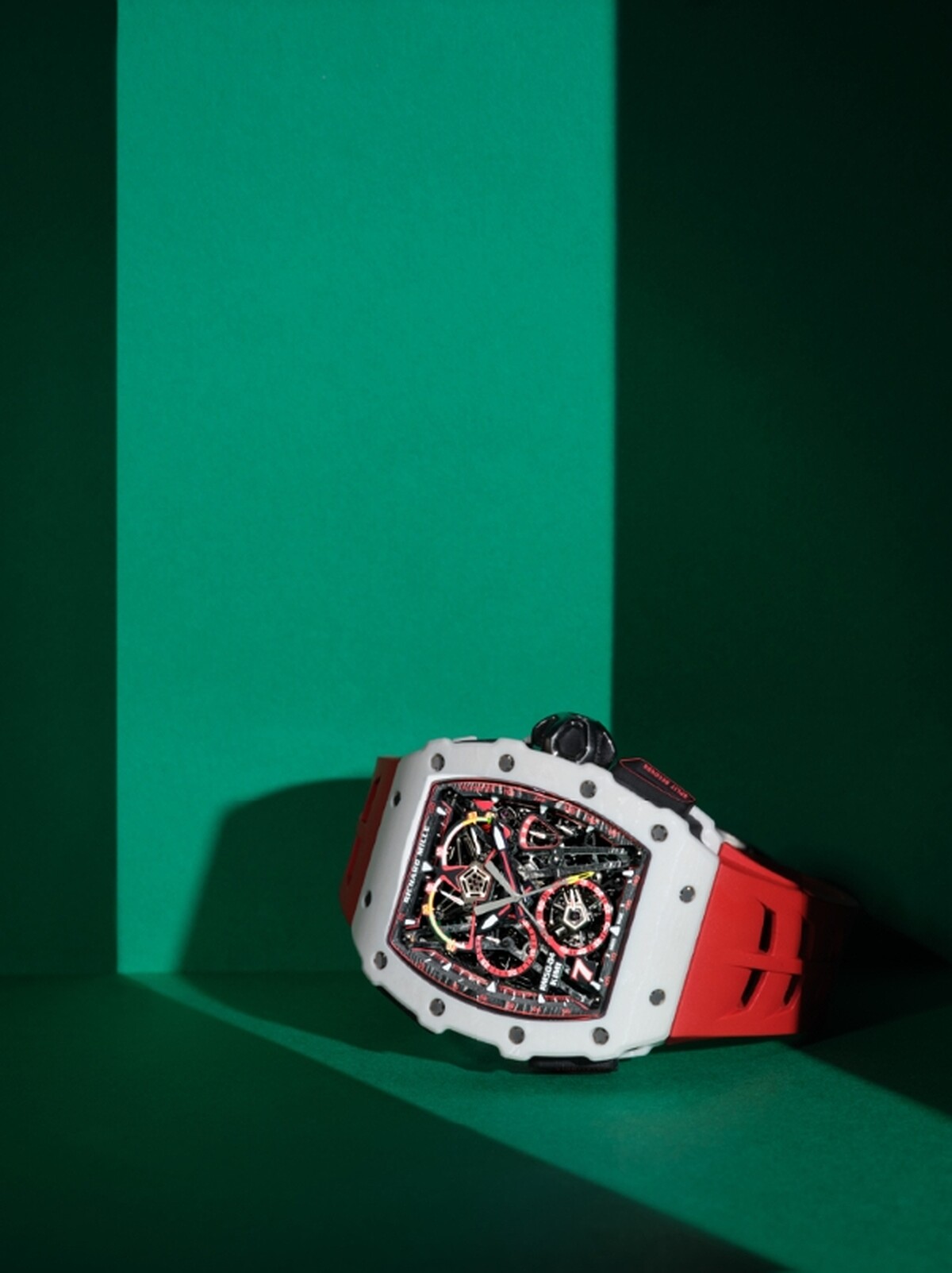 Richard Mille｜聯同芬蘭冠軍車手「F1冰人」基米拉高倫 &ldquo;Kimi Raikkonen&rdquo; 型號RM50-04｜限量版白色石英纖維陀飛輪追針計時腕錶，約2019年製｜估價：8,800,000 - 16,000,000 港元