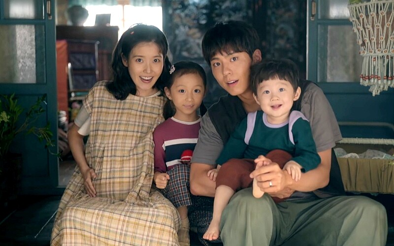 《苦盡柑來遇見你》全家福 &copy;Netflix