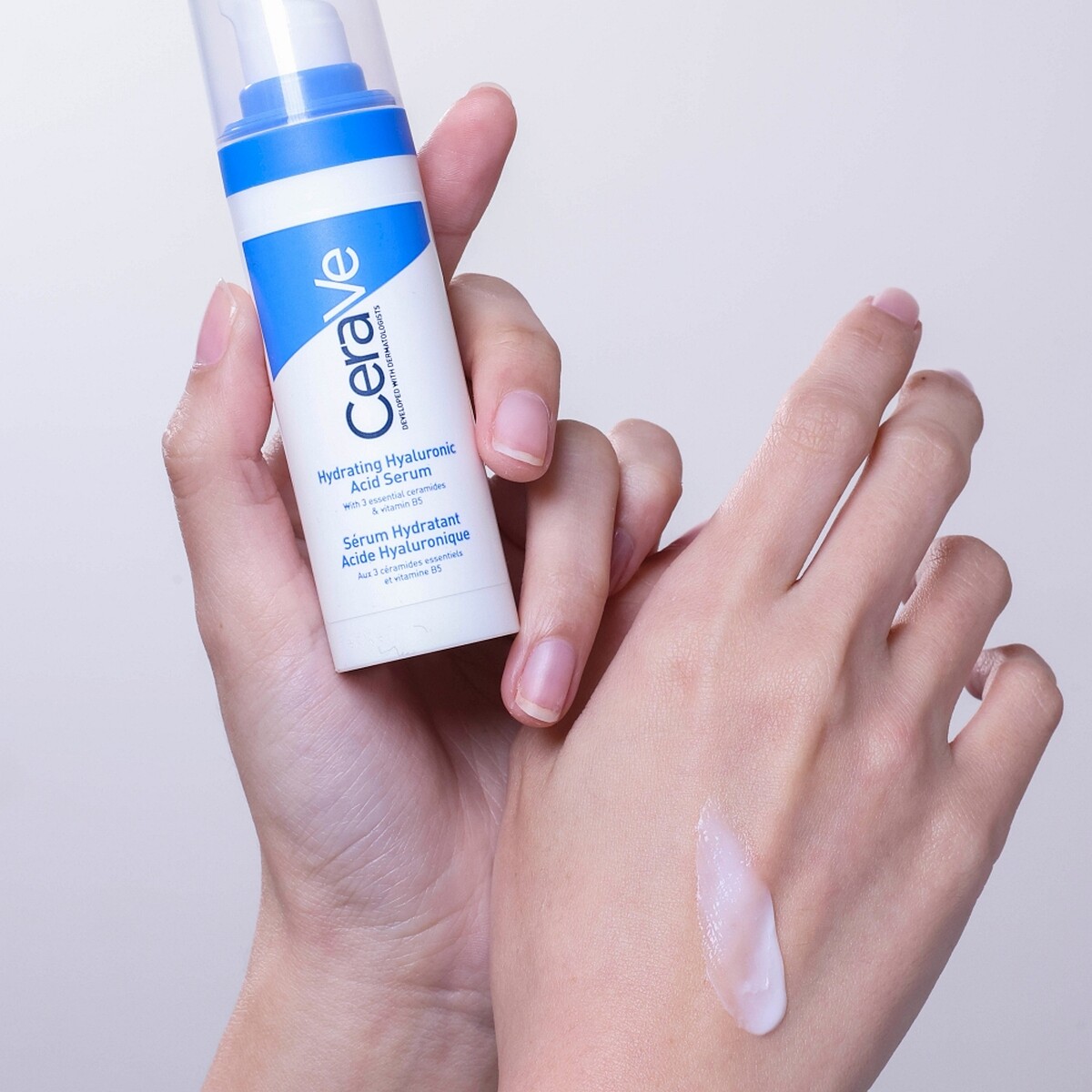 CeraVe適樂膚全效清爽修護防曬乳SPF50/PA++++質地。