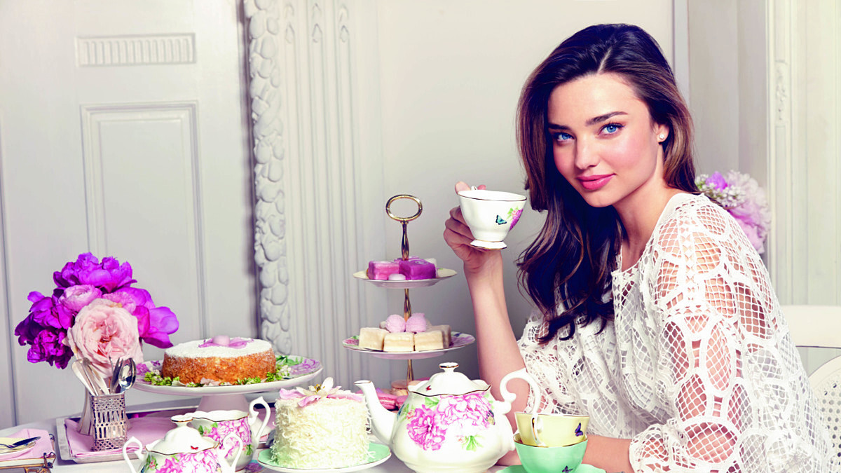 與鄰家女孩 Miranda Kerr 喝杯茶吧！