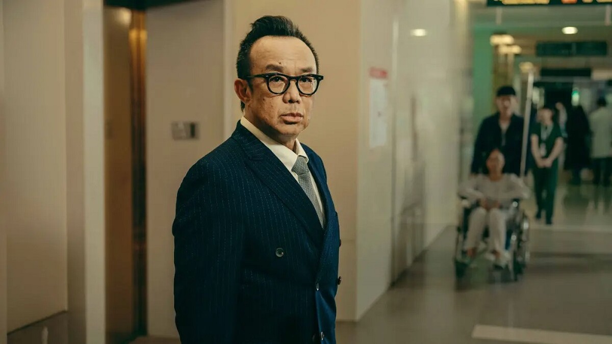 香港「搖滾教父」黃大煒的首次影集演出獻給了《化外之醫》。