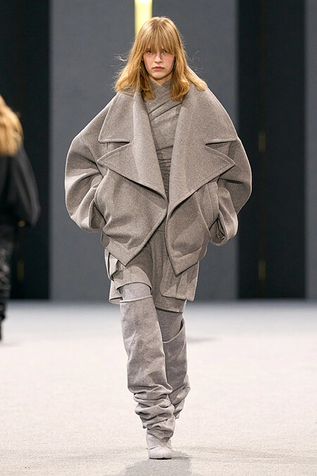 Balmain25FW系列。