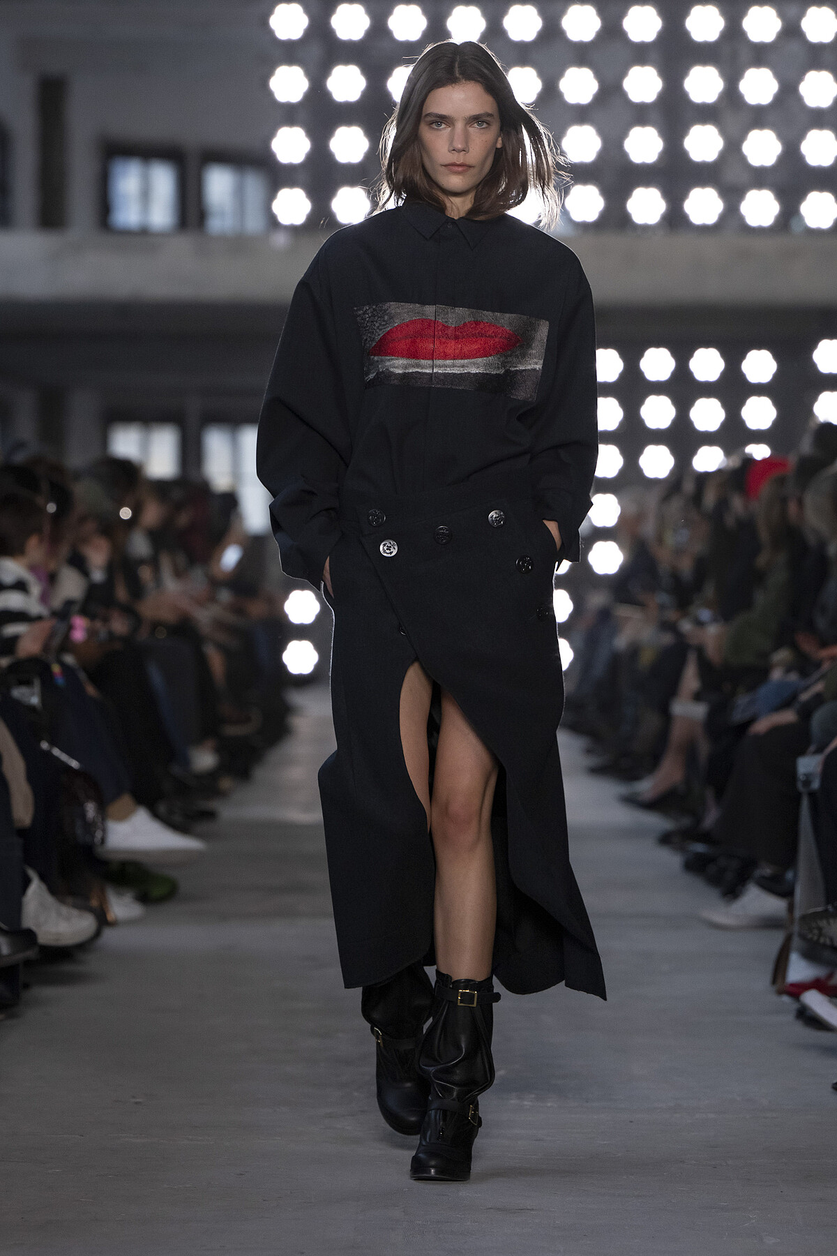 Sacai25FW系列。