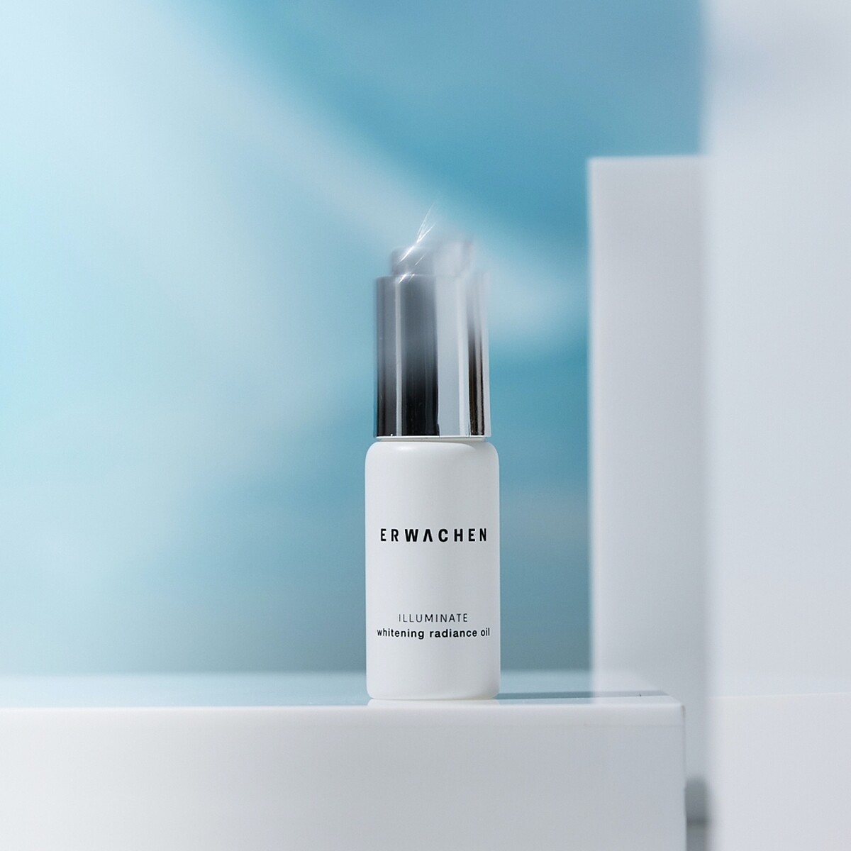 ERWACHEN醒寤御光淨白煥采油10ml，NT1.480