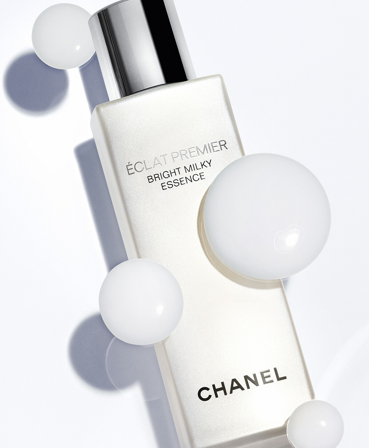 香奈兒初生光采淨亮精華露100ml，NT4,180