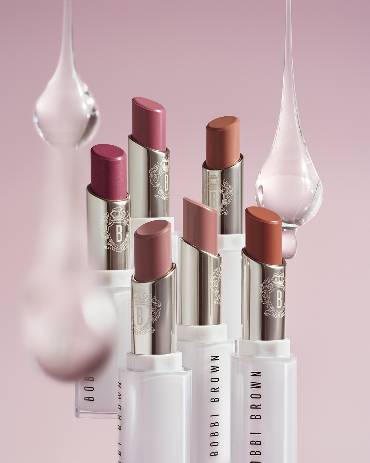 Bobbi Brown晶鑽釉光水唇膏情境照。