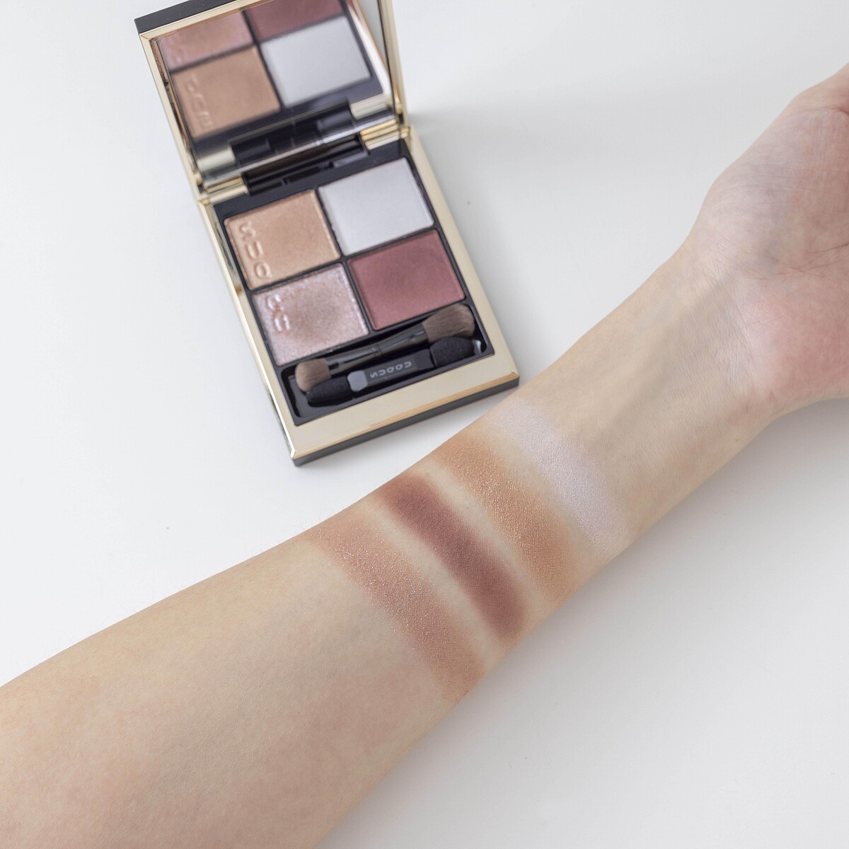 SUQQU晶采盈緻眼彩盤 #144花零 6.2g NT$2,600