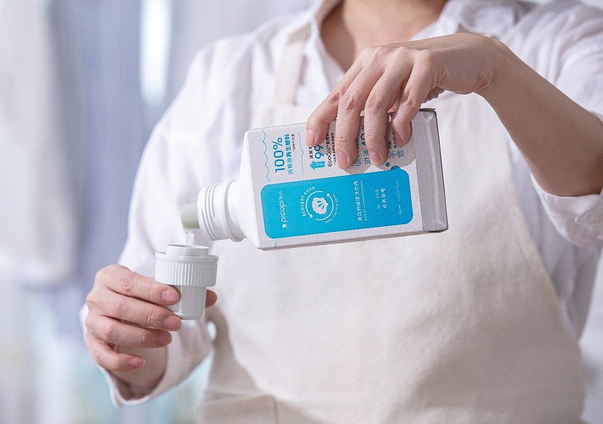 貝殼鈣循環洗衣精植物基底低致敏不傷手，不含甲醛、螢光劑、防腐劑、含氯漂白劑。