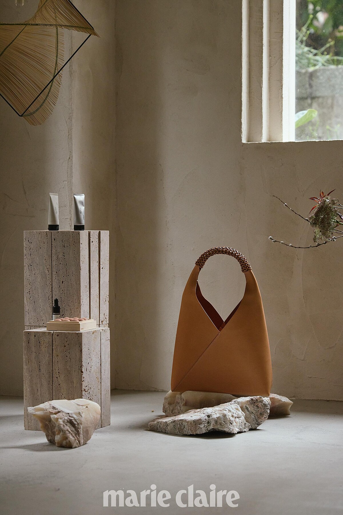 最受歡迎的皮革三角包。