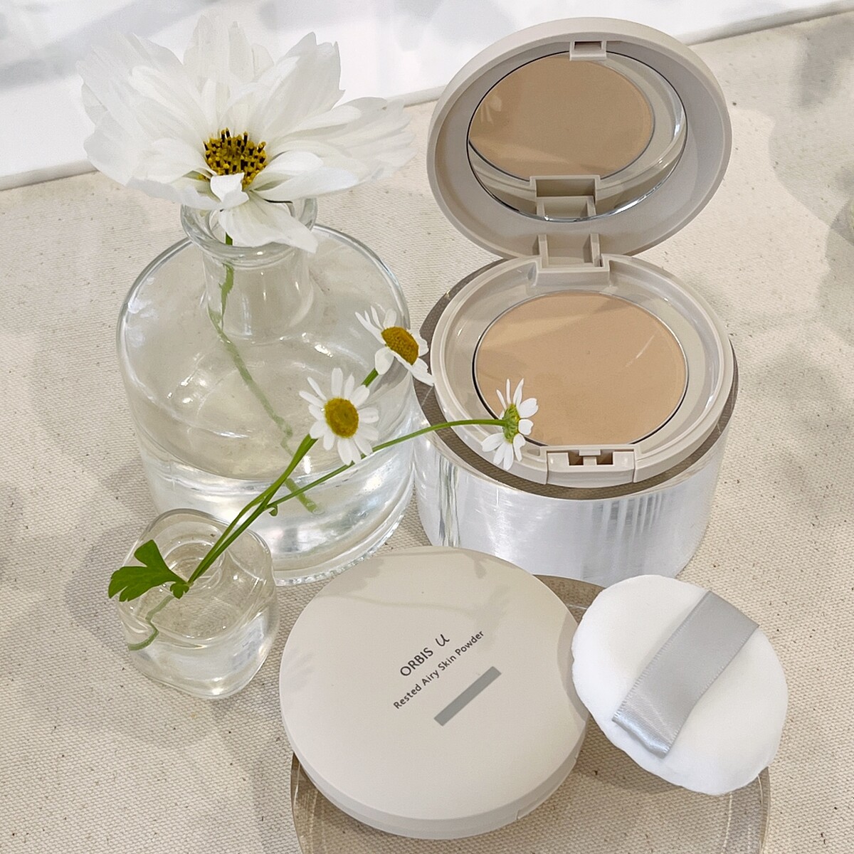 ORBIS芯生悠亮妍輕粉餅SPF10/PA+(#01明亮膚色、#02自然膚色) 蕊心附專用粉撲，NT750、專用粉盒NT300