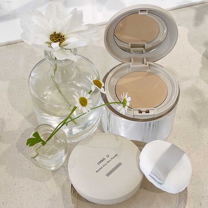 ORBIS芯生悠亮妍輕粉餅SPF10/PA+(#01明亮膚色、#02自然膚色) 蕊心附專用粉撲，NT750、專用粉盒NT300