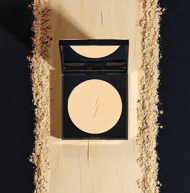 PONY EFFECT零粉感柔焦粉餅SPF30/PA+++情境圖。