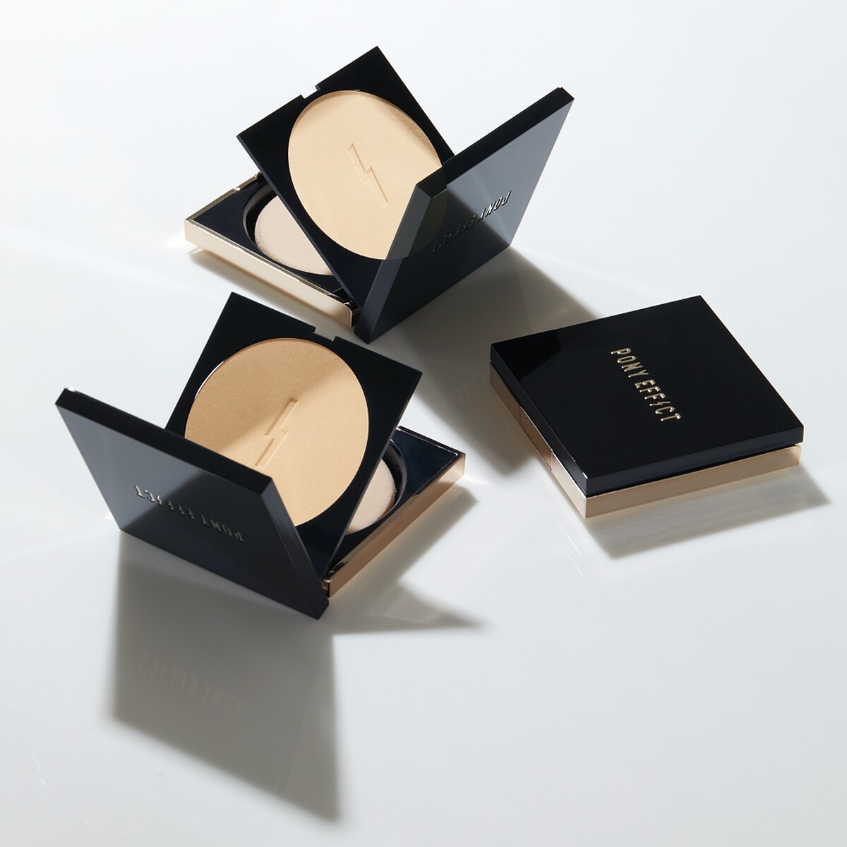 PONY EFFECT零粉感柔焦粉餅SPF30/PA+++(共3色)，NT1,200