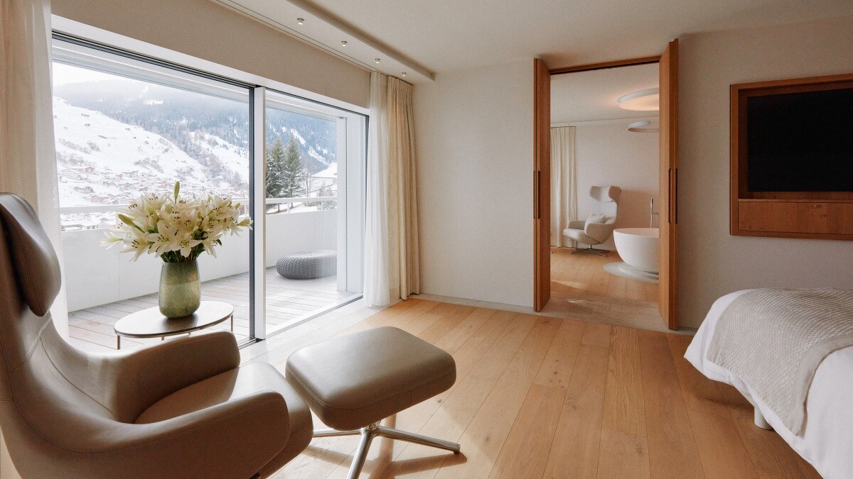 7132 Hotel SPA Suite