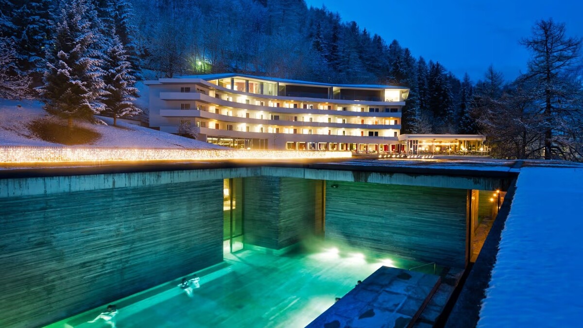 溫泉浴場7132 Thermal Baths每週三天開放星空泡湯體驗