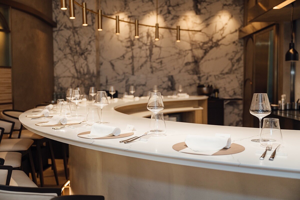 「FRASSI」不僅在料理上呼應義大利文化，連空間設計也呼應南歐風情。