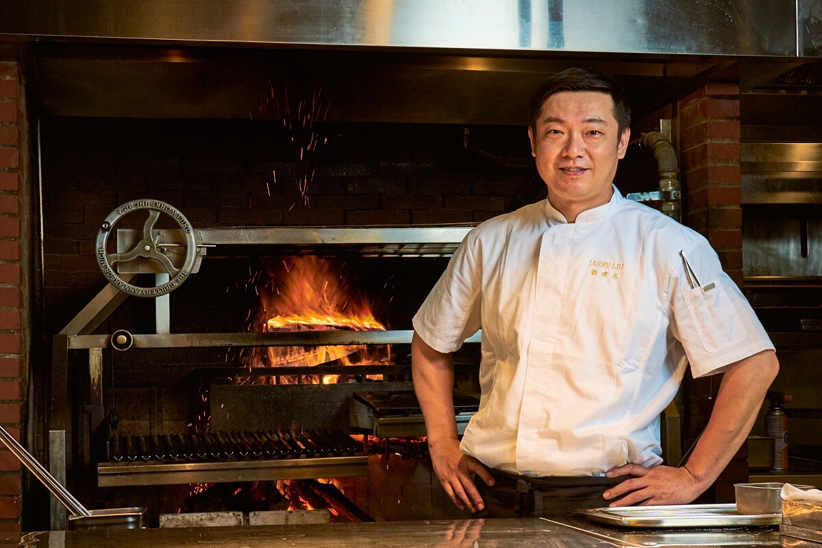 WILDWOOD新任主廚劉建志Jarry 19歲入行至今已擁有逾20年的豐富廚藝經驗，曾於教父牛排、美福乾式熟成牛排館及君品酒店 &ndash; Ciao西西里牛排餐酒館等知名餐廳歷練。