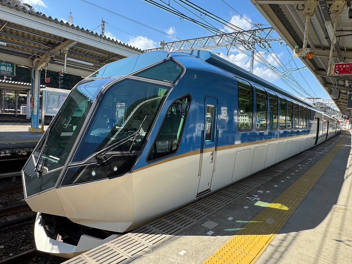 水水獺Liner車體以藍白為主題色,火車駕駛座後方就是景觀台,遊客可以在此感受列車前進的快感。