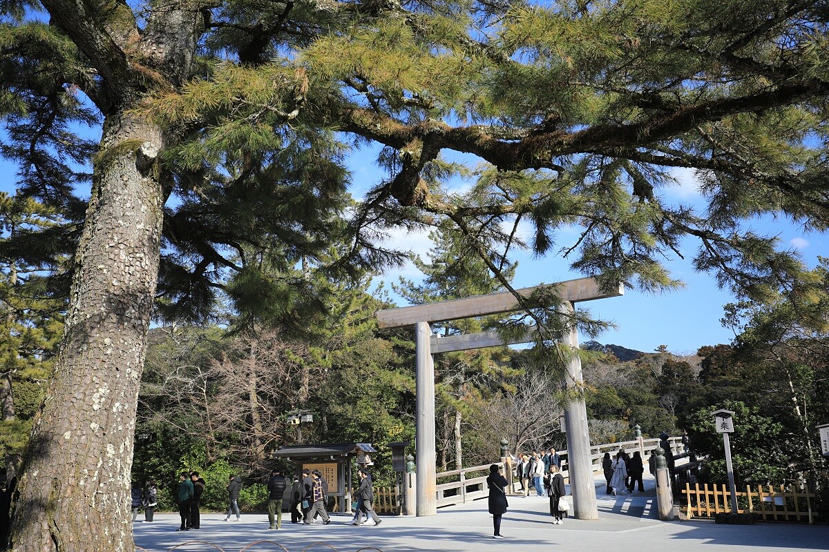 內宮入口的宇治橋，是分隔聖界與人間的分界處，走過了橋就來到神之領地。