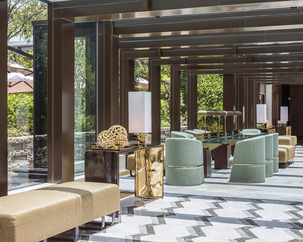 「香港維港凱悅尚萃酒店」充滿藝術氣息的迎賓大廳。