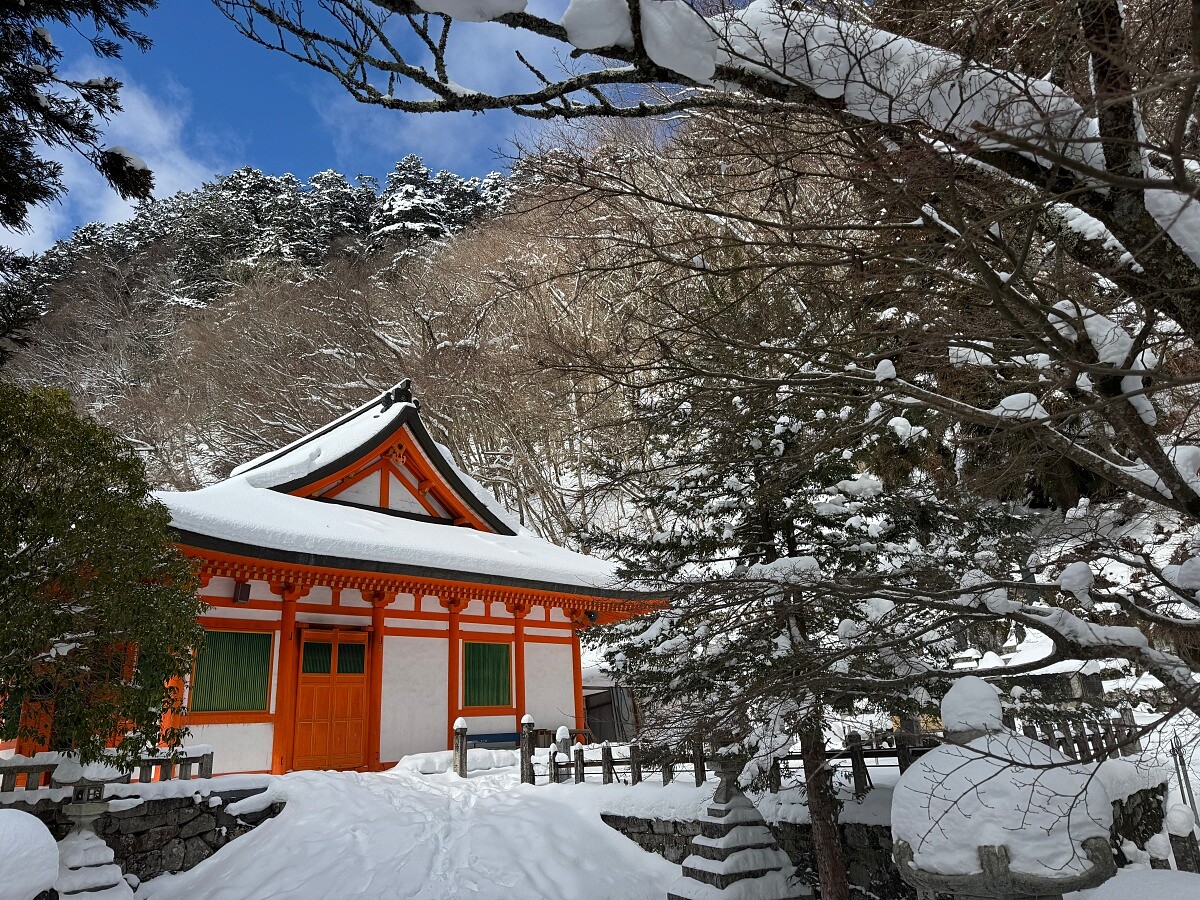 龍泉寺是真言宗醍醐派的大本山，同時也是大峯山寺的護持院。