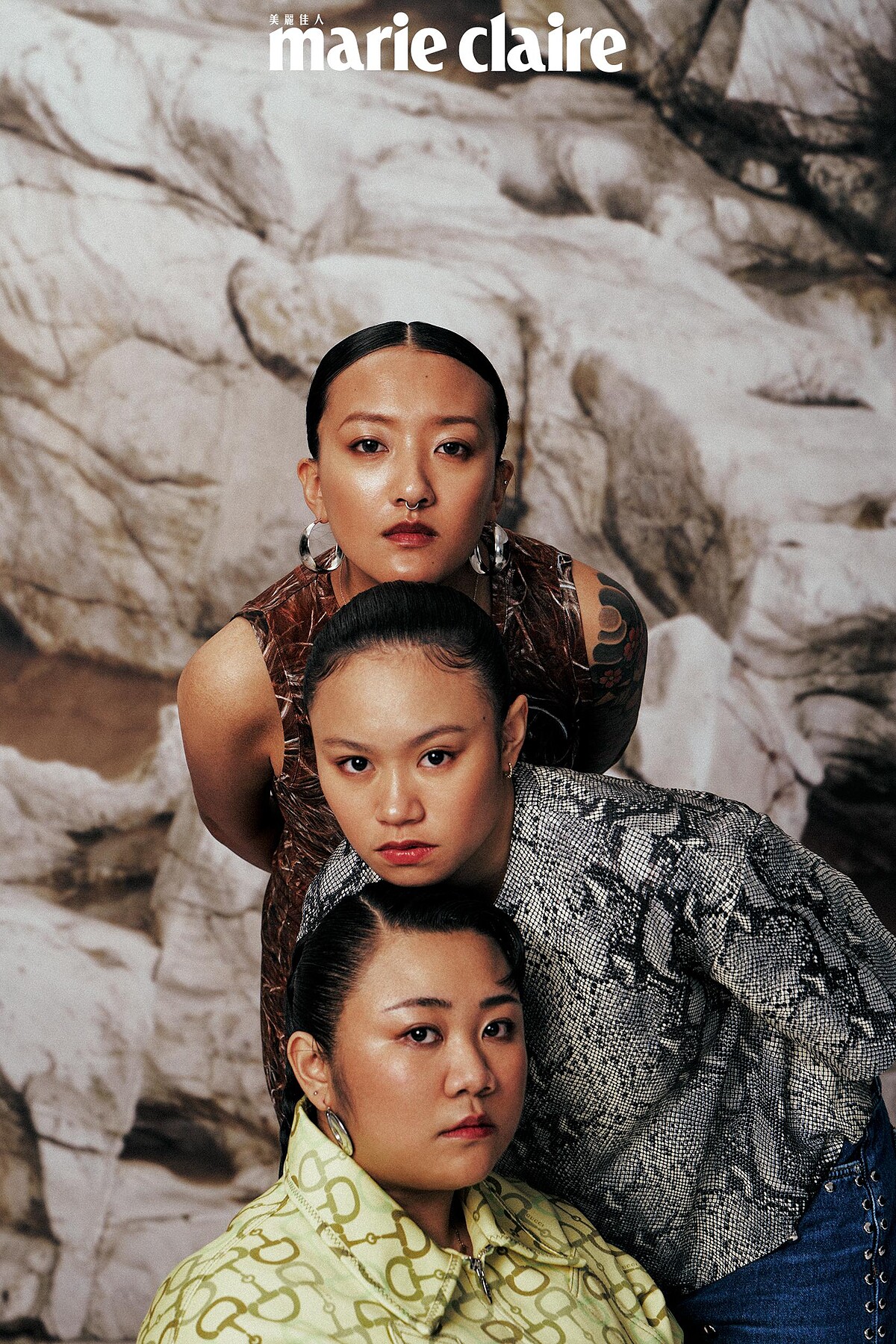 Kivi：羽毛背心洋裝，Loewe。曾妮：淺綠色襯衫，Gucci。真愛：蛇紋上衣、鉚釘牛仔褲，Both by All Saints。