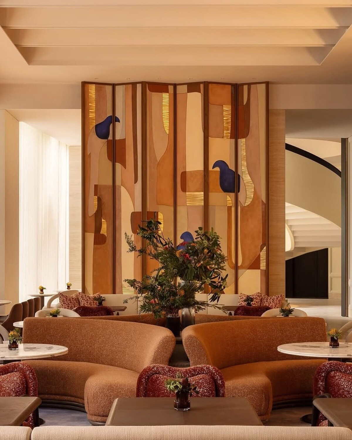 「Capella Taipei 臺北嘉佩樂酒店」以「現代雅居」為靈感，將細膩工藝、在地文化與訂製奢華自然融合