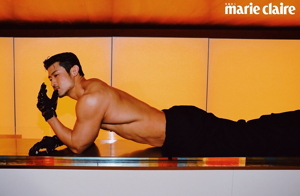 黑色羊毛直筒褲，Goldwin（Hotel V）。