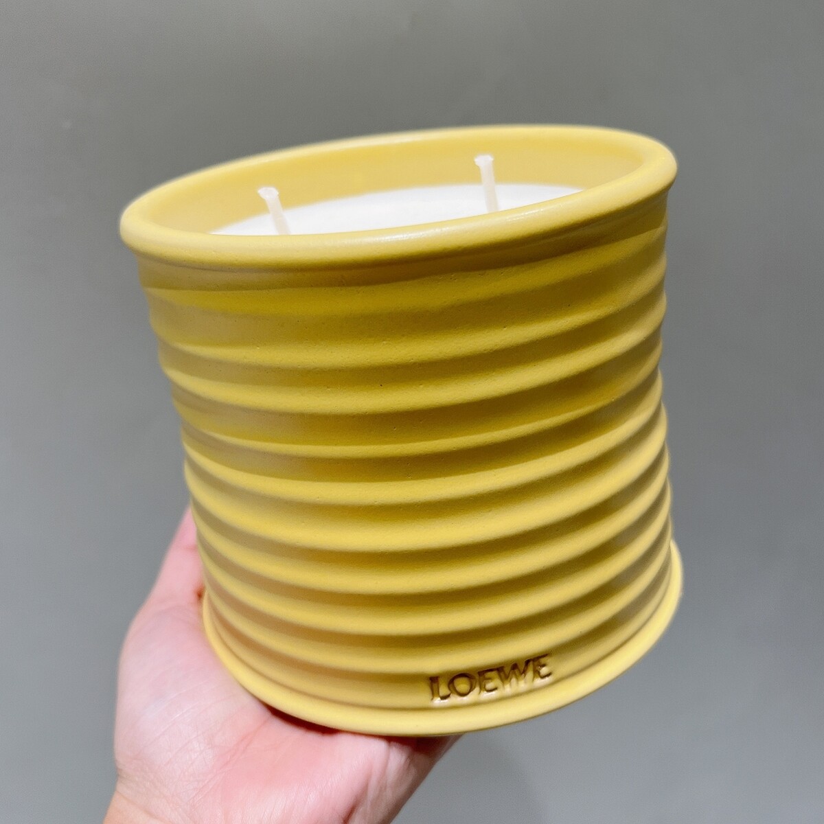 Loewe香氛蠟燭170g，NT3,100、610g，NT7,000、2100g，NT14,700