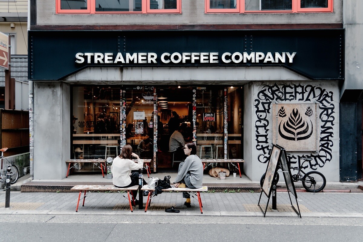 Chez 以旅人視角出發，親身走訪、嚴選出超過100個風格地點。