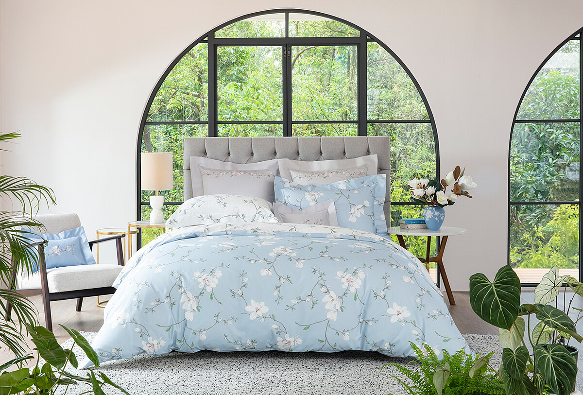 木蘭琢白 貝比紗印花 雙人四件式床組 義大利原裝(青空藍)，NT：46,800