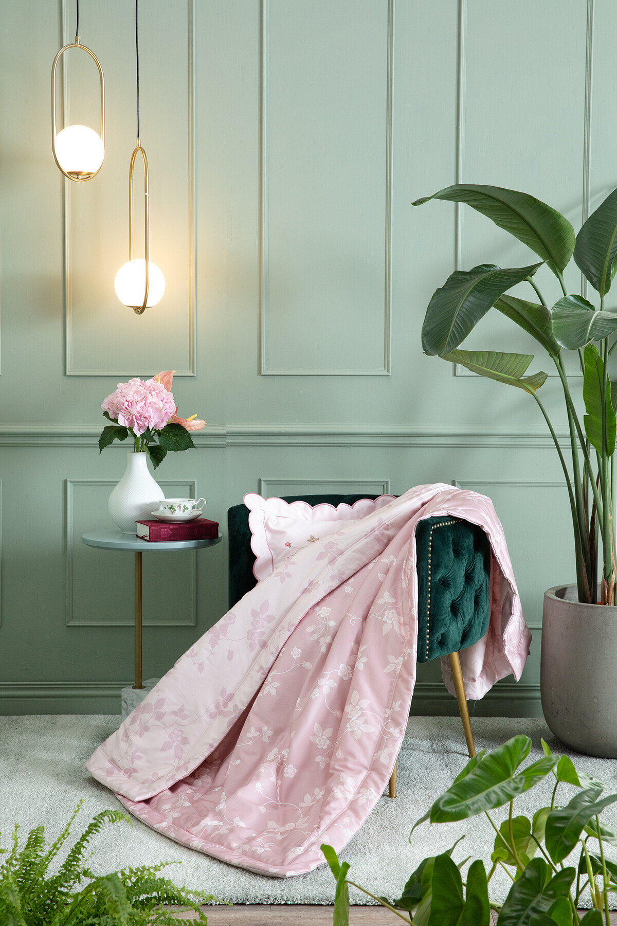 野草莓經典蠶絲涼感純棉印花涼被 單人，NT：8,980