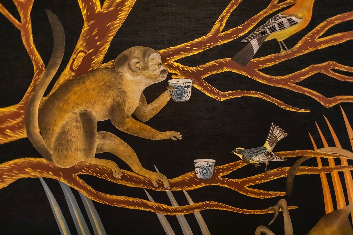 就連裝飾的壁紙也都十分精緻且帶有故事。