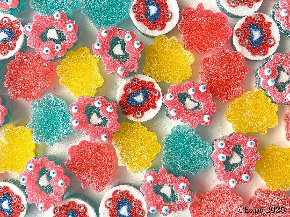 還能手工黏貼眼睛。