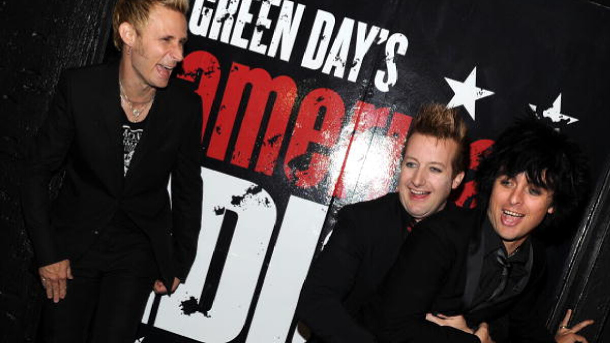 Green Day 樂團首登 Coachella 喊出最搖滾懟川宣言！樂迷們一定要知道的「American Idiot」6個背景故事