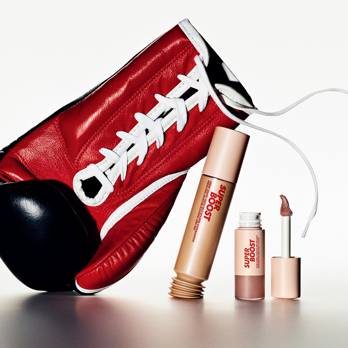 MAKE UP FOR EVER超能量彩妝系列形象圖。