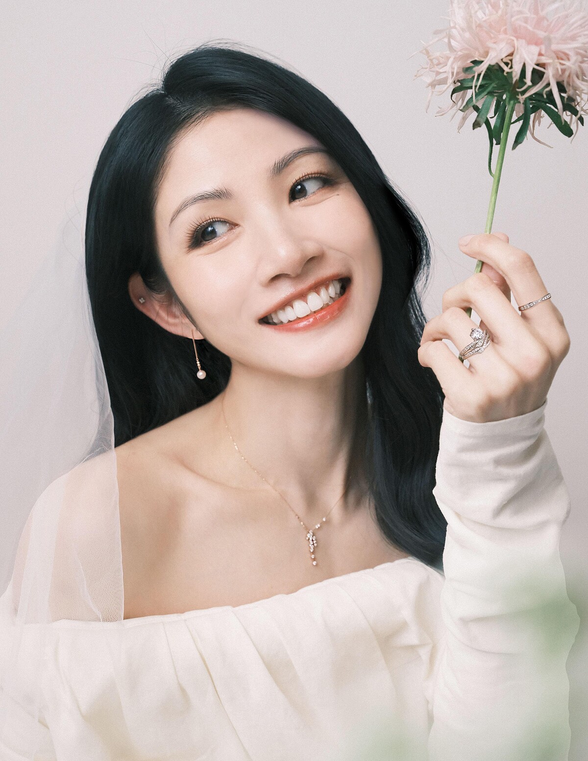 AMANOGAWA天之川系列婚戒、HELENE永恆戒、HIMALIA鑽石耳環(耳骨)、I-PRIMO Collection珍珠耳環、ILLUMINARE鑽石項鍊。