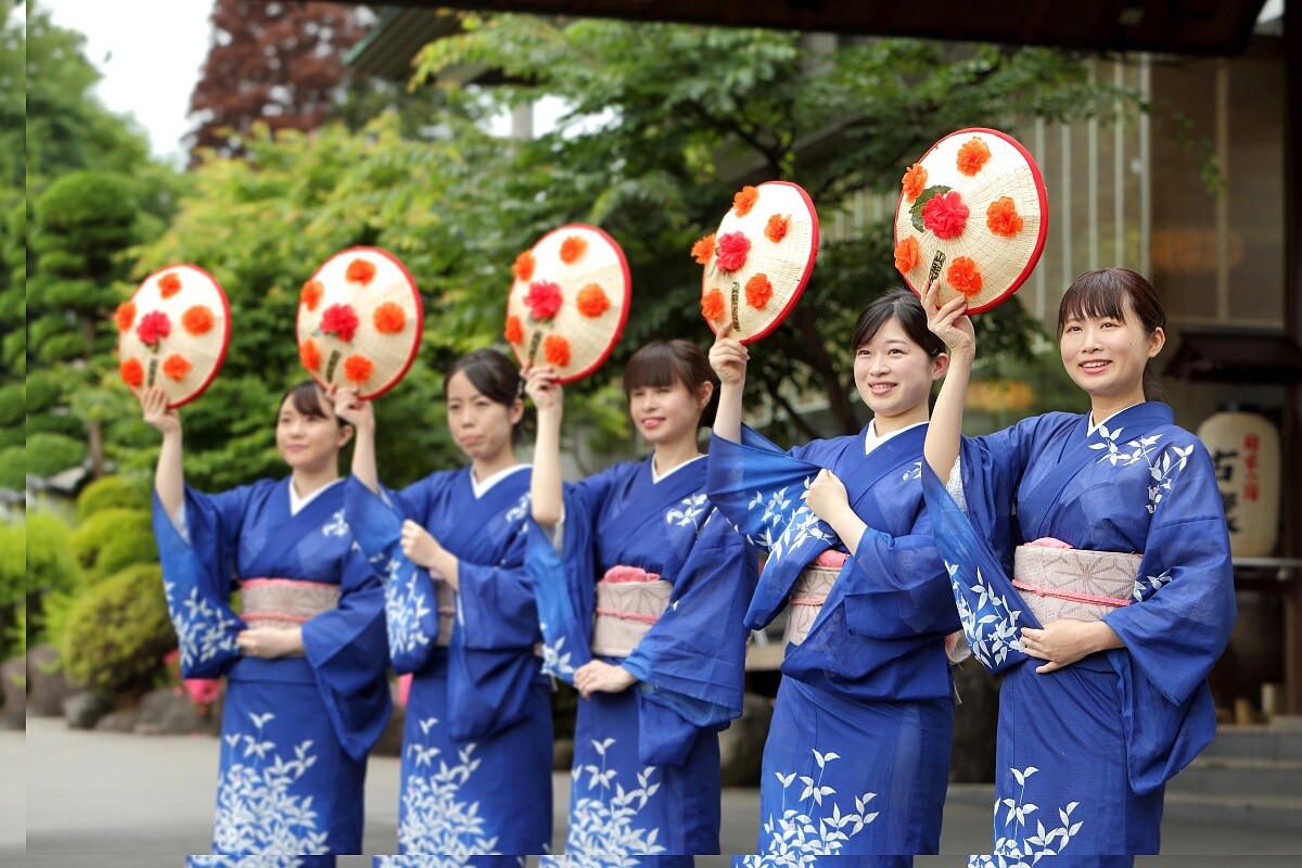 山形縣代表性的民俗舞蹈「花笠舞」。（圖片由「日本之宿 古窯」提供）